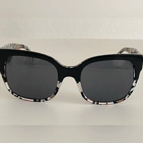 Burberry | Accessories | Burberry Sunglasses Birch Brown  display picture 1